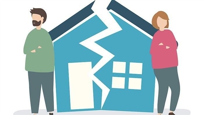 Как поделить квартиру при разводе, если один из супругов препятствует этому?