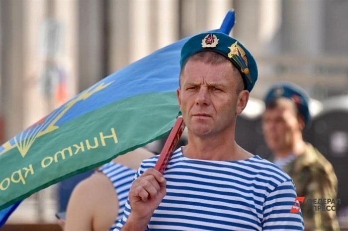 Самостоятельные рода войск ВДВ и РВСН: что выбрать призывнику?