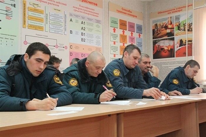 Какие дополнительные квалификации необходимы для работы в МЧС?