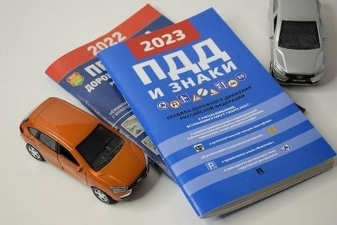 Какие документы могут заменить военный билет при получении прав?