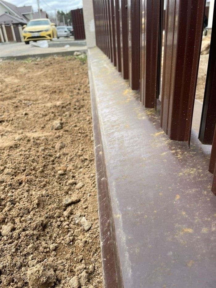 Какие признаки указывают на необходимость проведения экспертизы забора?