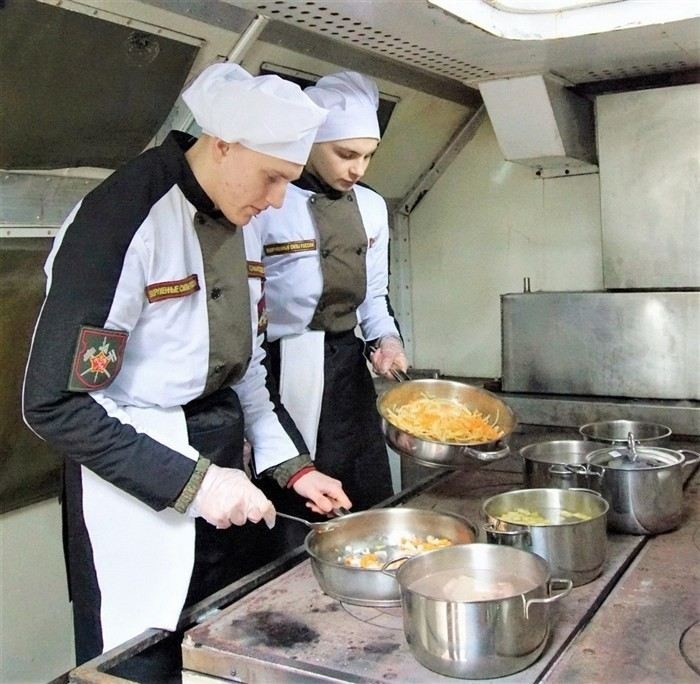 Как научиться готовить быстро и вкусно на службе