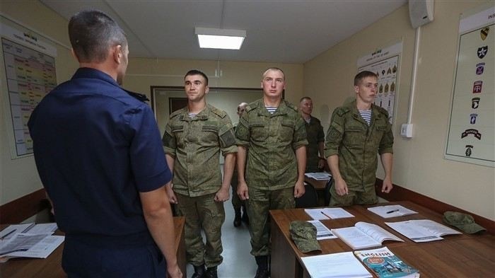 Как распознать неуставные взаимоотношения в армии?