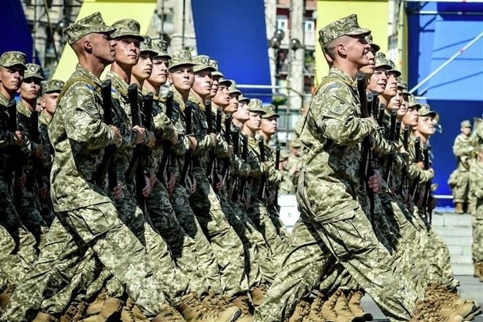 Какие последствия для контрактной службы с 18 до 24 лет ожидают украинских мужчин?