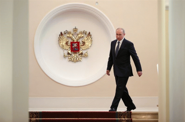 Владимир Путин в Сенатском корпусе Московского Кремля перед церемонией инаугурации.